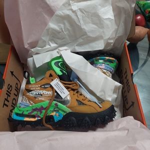 Nike X off-white terra